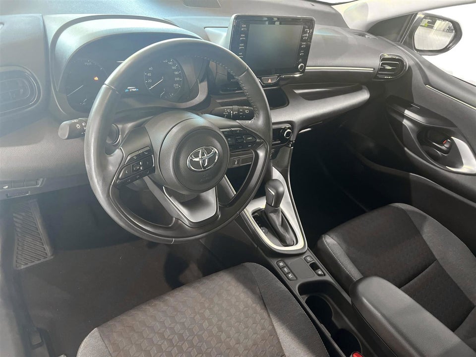 Toyota Yaris 1,5 Hybrid Active Tech e-CVT 5d