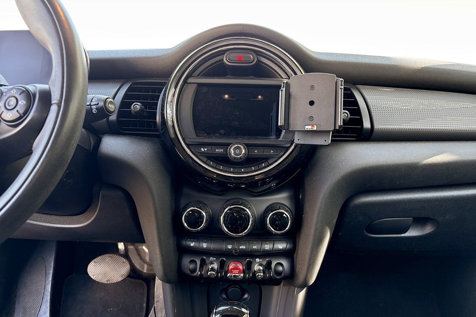 MINI Cooper 1,5 Essential aut. 5d