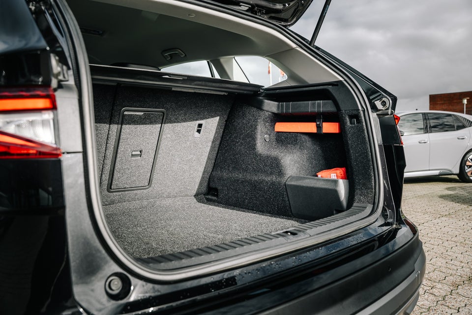 Skoda Enyaq 60 iV Clever Loft 5d