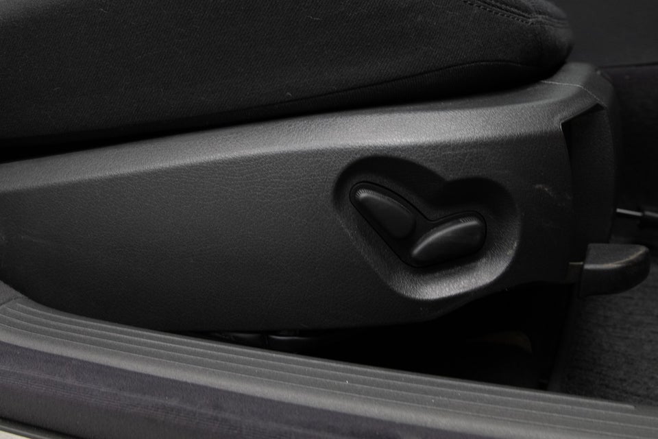 Mercedes E240 2,6 Elegance 4d