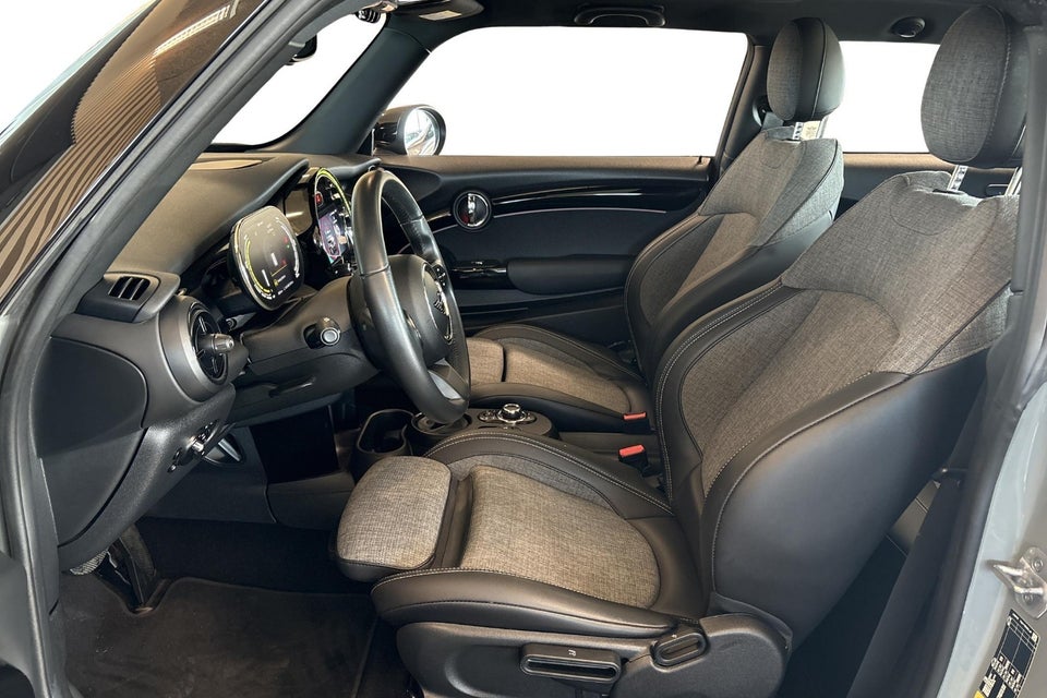 MINI Cooper SE Classic Trim 3d
