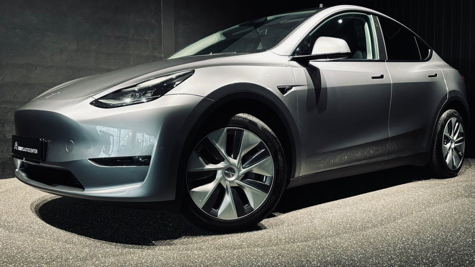 Tesla Model Y Long Range AWD 5d