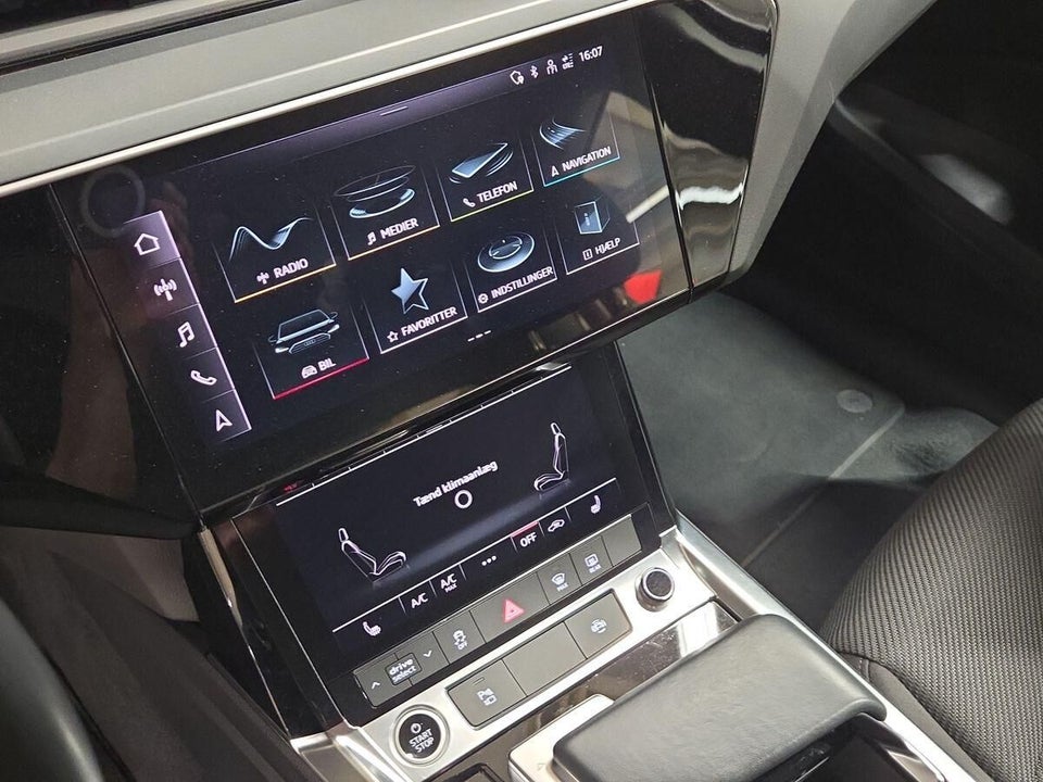 Audi e-tron 50 quattro 5d