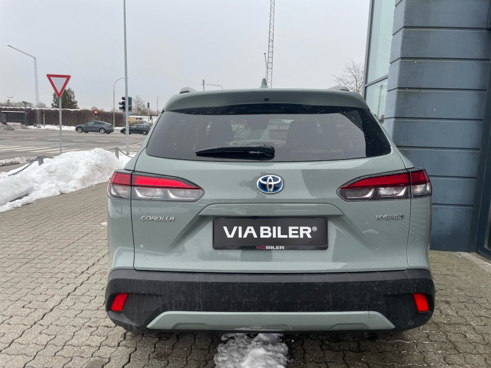 Toyota Corolla Cross 2,0 Hybrid Elegant Luxury CVT 5d