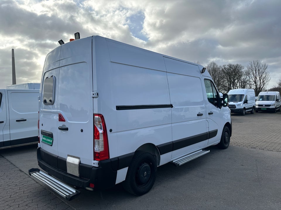 Renault Master IV T33 2,3 dCi 150 L2H2 Kassevogn