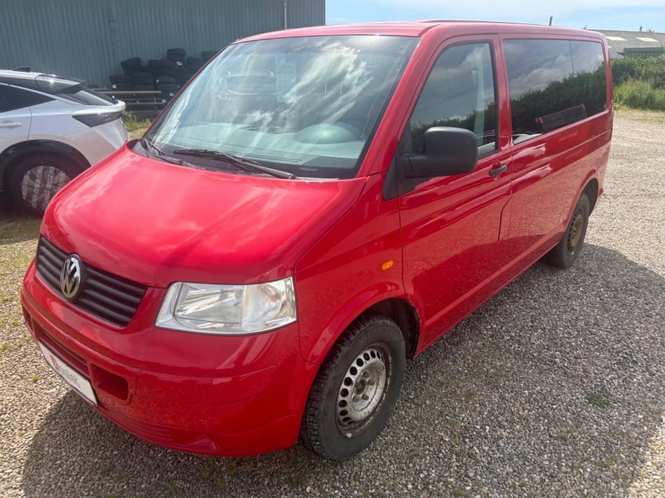 VW Caravelle 1,9 TDi 102 Trendline kort 4d