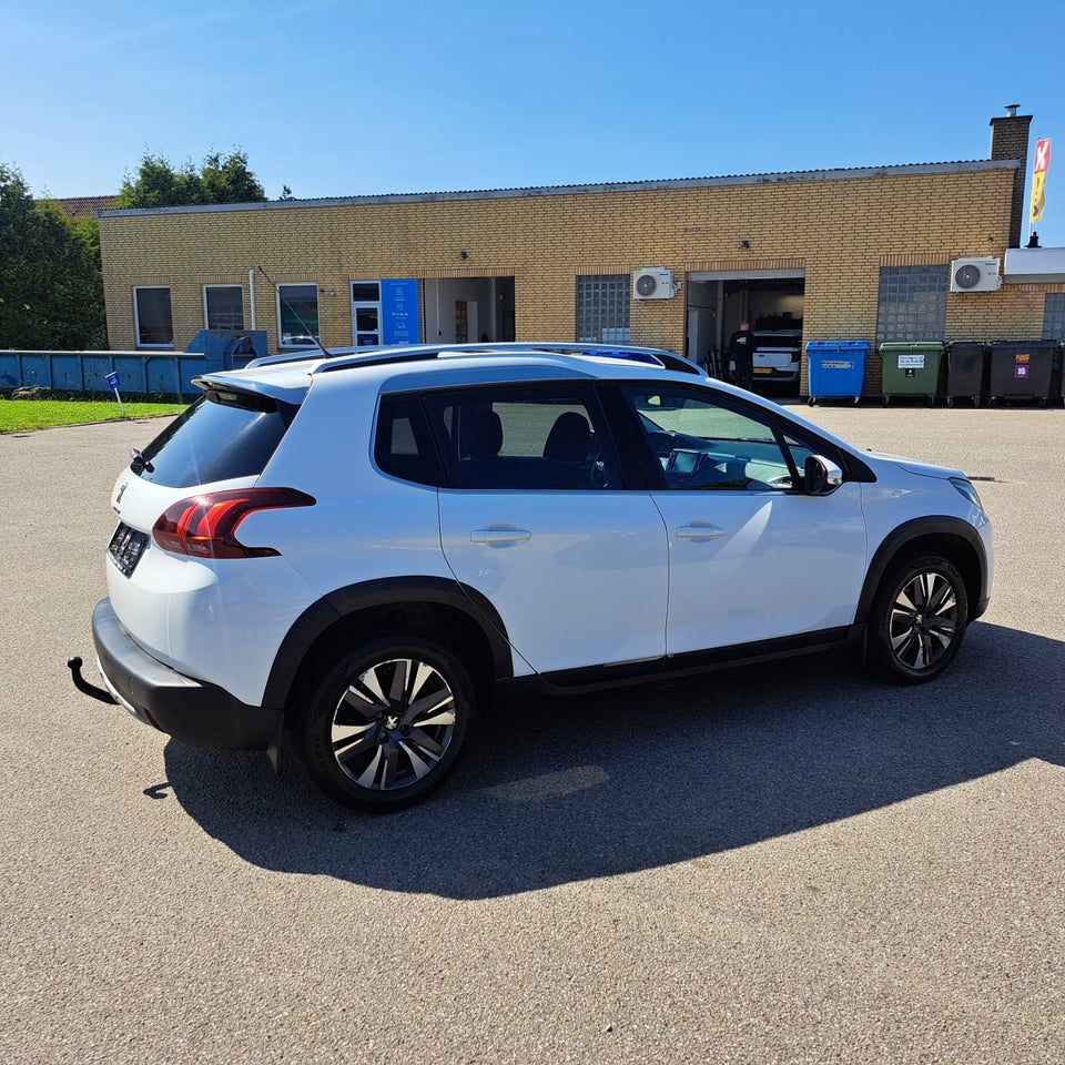 Peugeot 2008 1,6 BlueHDi 100 Allure 5d