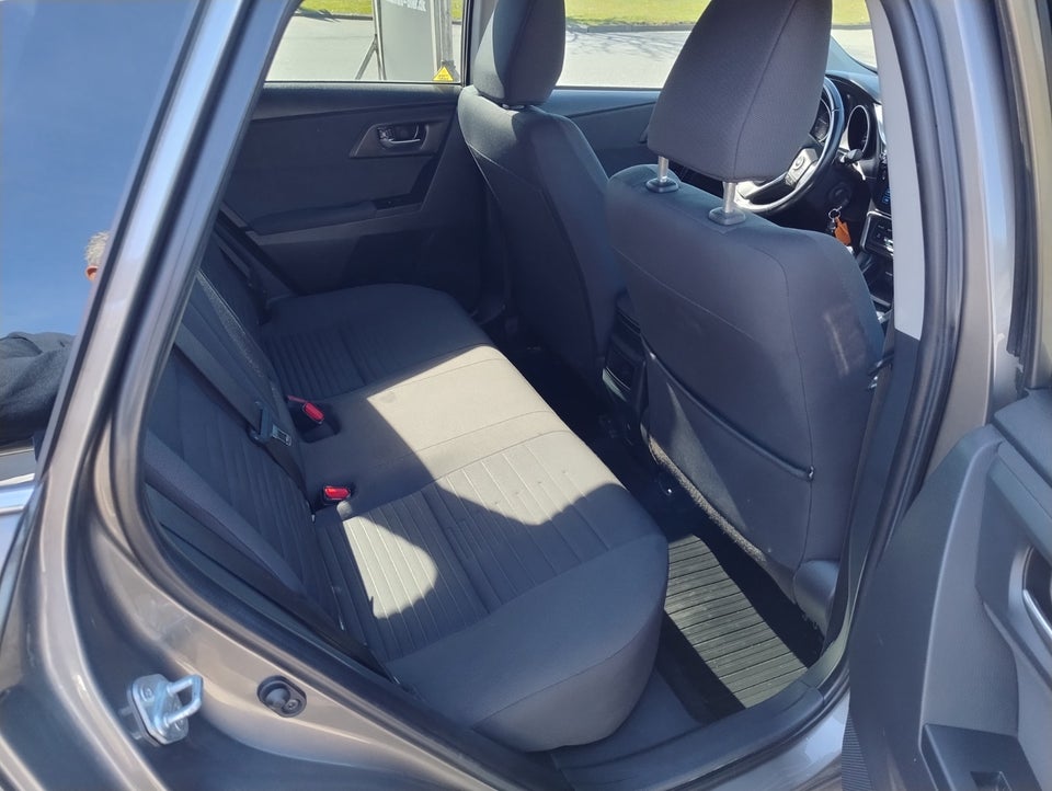 Toyota Auris 1,6 D-4D T2 Comfort Touring Sports 5d
