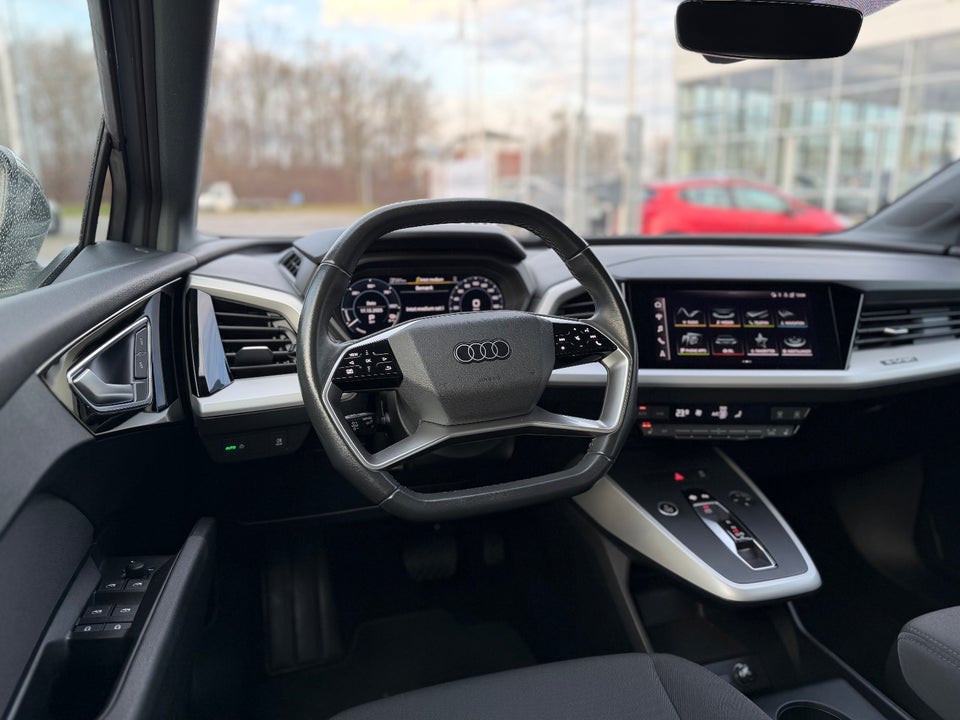 Audi Q4 e-tron 45 Advance quattro 5d