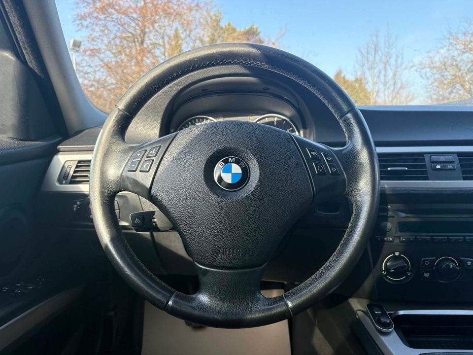BMW 320d 2,0 Touring 5d