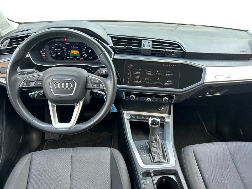 Audi Q3 45 TFSi e Attitude plus S-tr. 5d