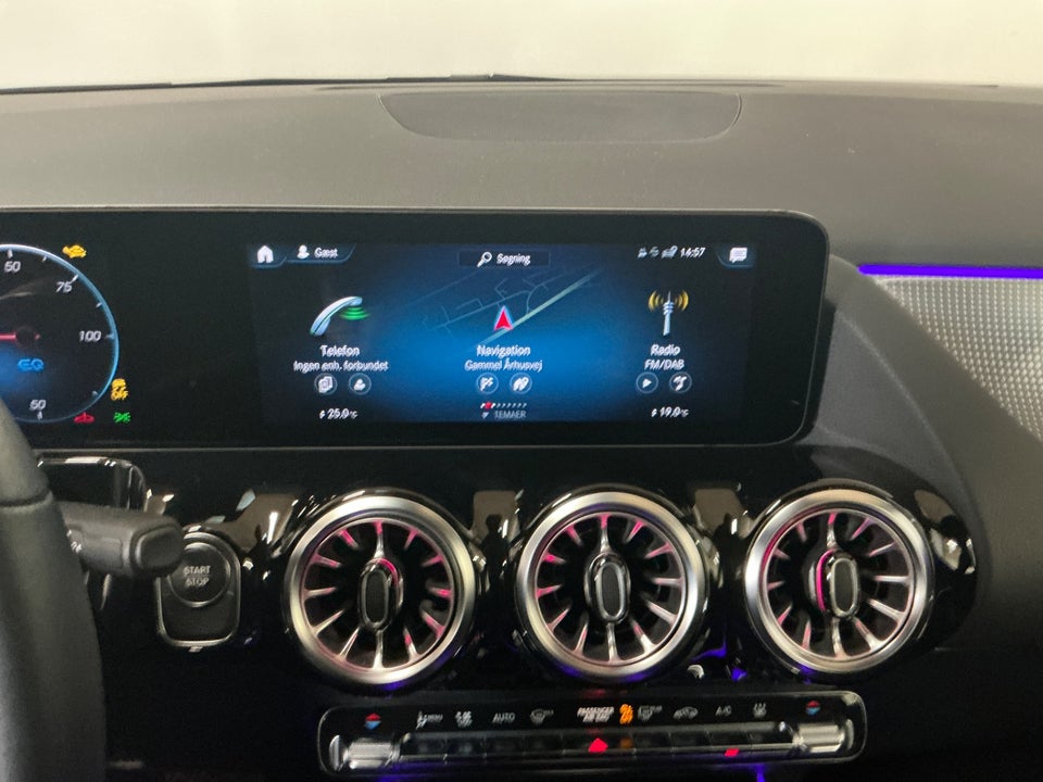 Mercedes EQA350 4Matic 5d