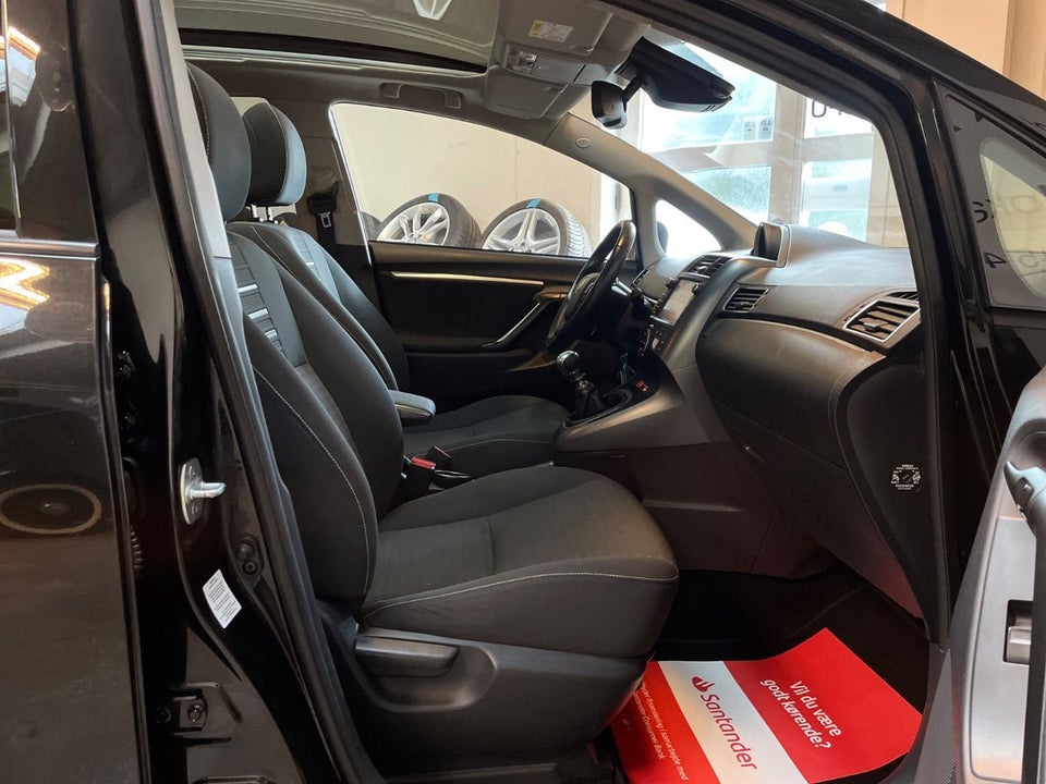 Toyota Verso 1,6 D-4D T2 Premium Skyview 5d