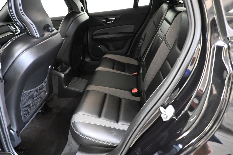 Volvo V60 2,0 T6 ReCharge R-Design aut. AWD 5d