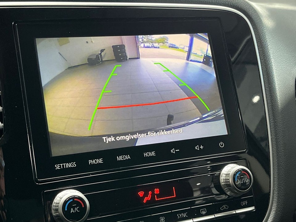 Mitsubishi Outlander 2,4 PHEV Invite CVT 4WD 5d