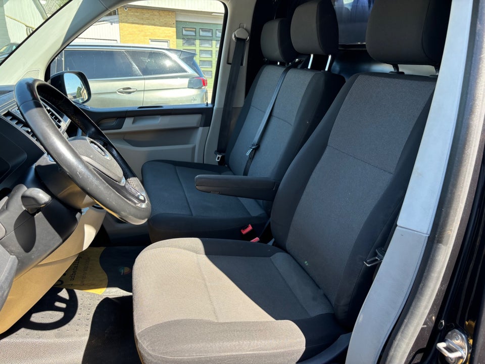 VW Transporter 2,0 TDi 150 Kassevogn DSG lang