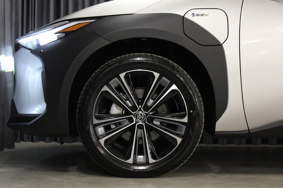 Toyota bZ4X Executive Premium 5d