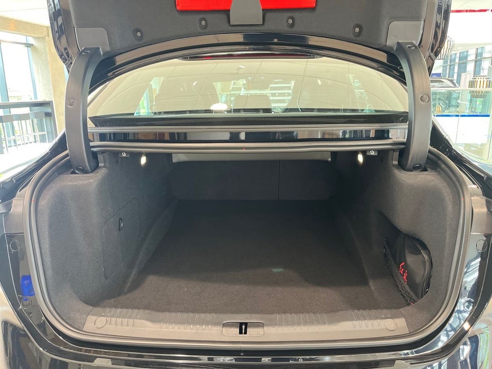 Hongqi EH7 111 Exclusive 4d