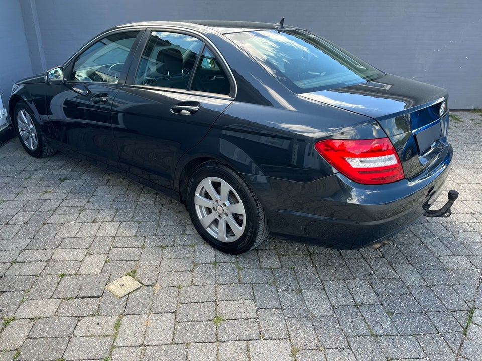 Mercedes C180 2,2 CDi BE 4d