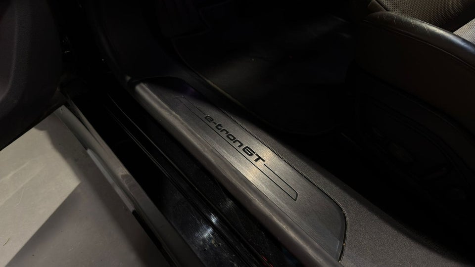 Audi e-tron GT quattro 4d