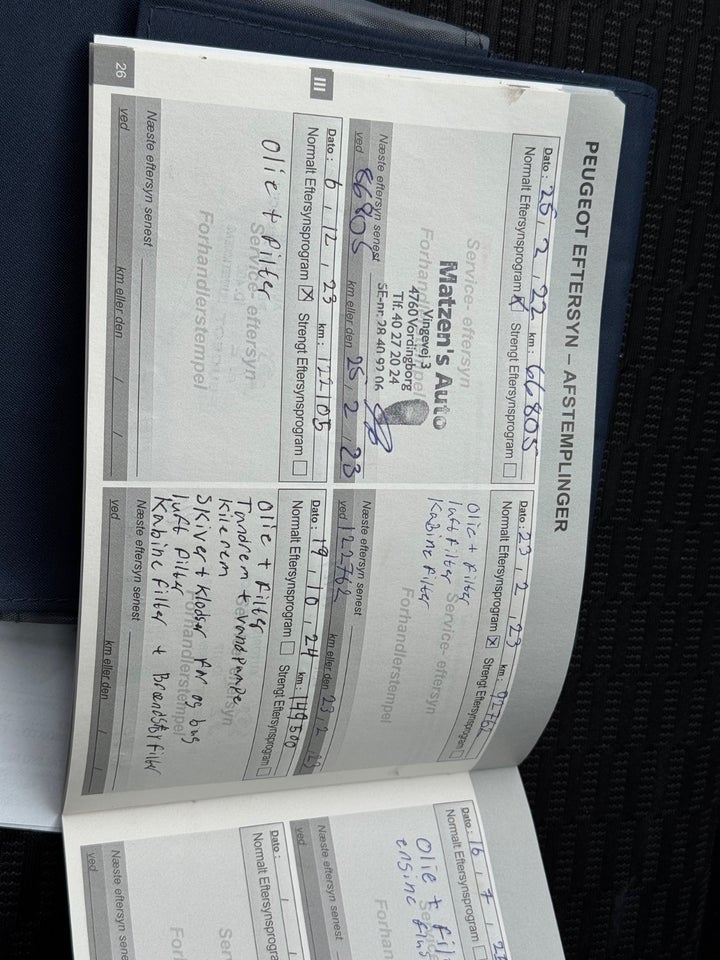 Peugeot 208 1,5 BlueHDi 100 Signature Sky 5d