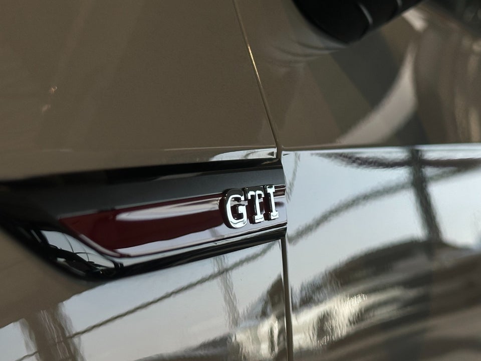VW Golf VIII 2,0 GTi Clubsport DSG Van 5d