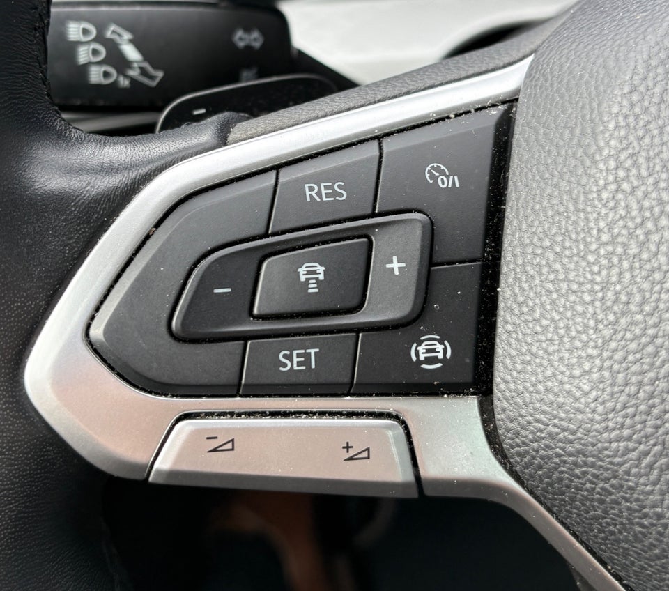 VW Golf VIII 1,5 eTSi 130 Life Variant DSG 5d