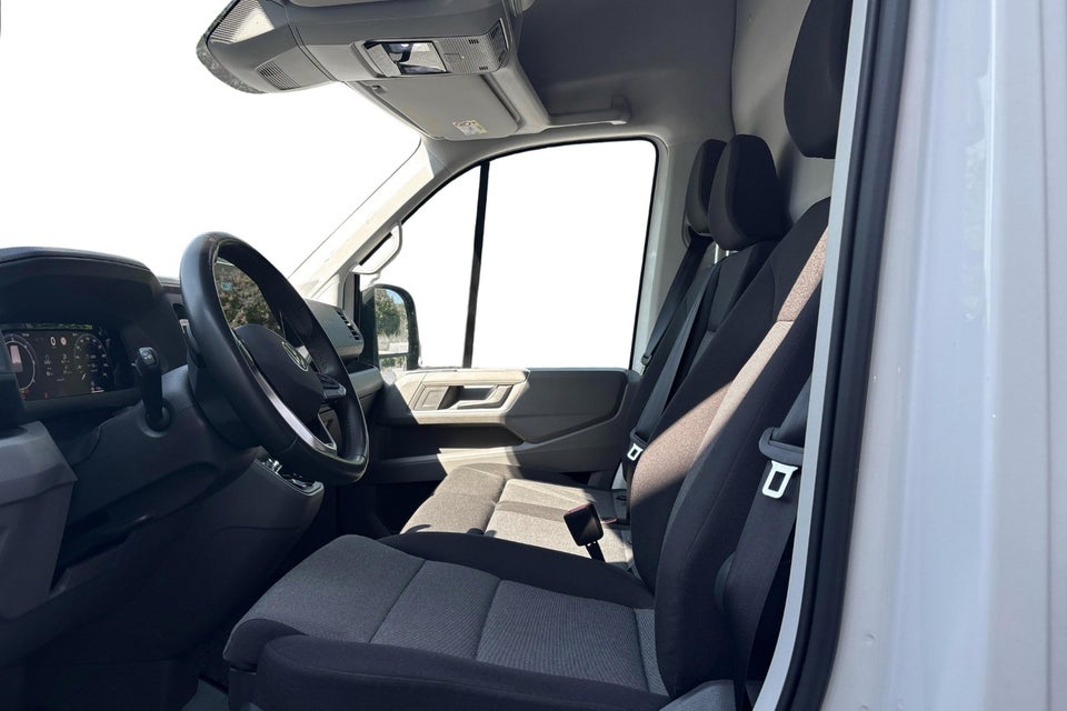 VW Crafter 35 2,0 TDi 177 Kassevogn L3H3 aut.