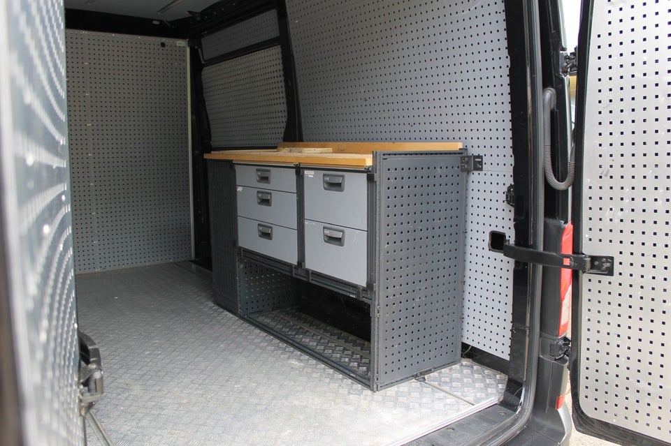 VW Crafter 30 2,0 TDi 177 Kassevogn L3H2 aut.