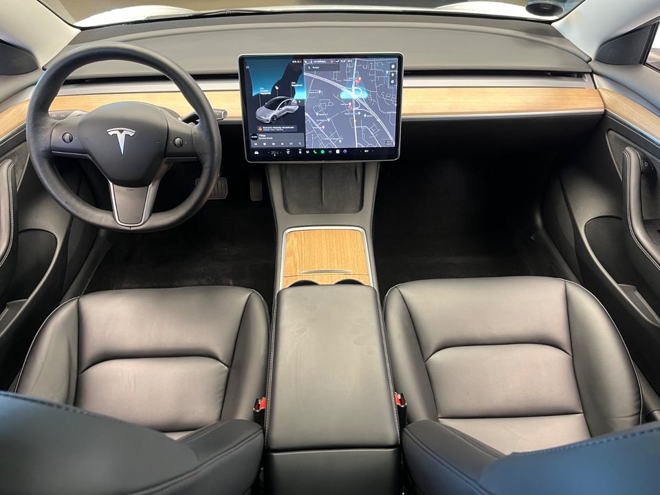 Tesla Model 3 Long Range AWD 4d