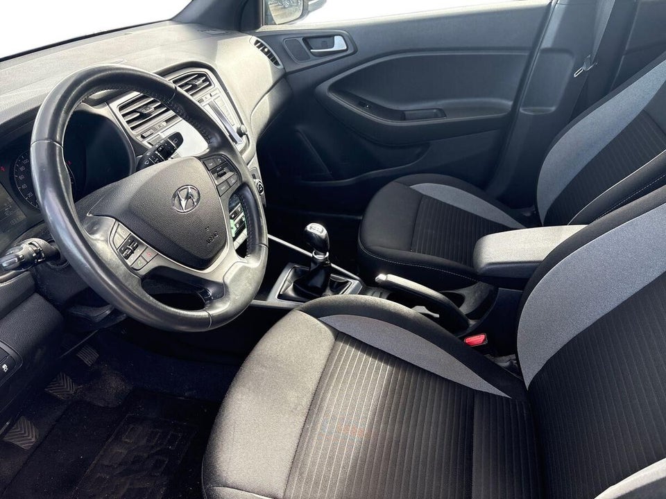Hyundai i20 1,25 Premium 5d