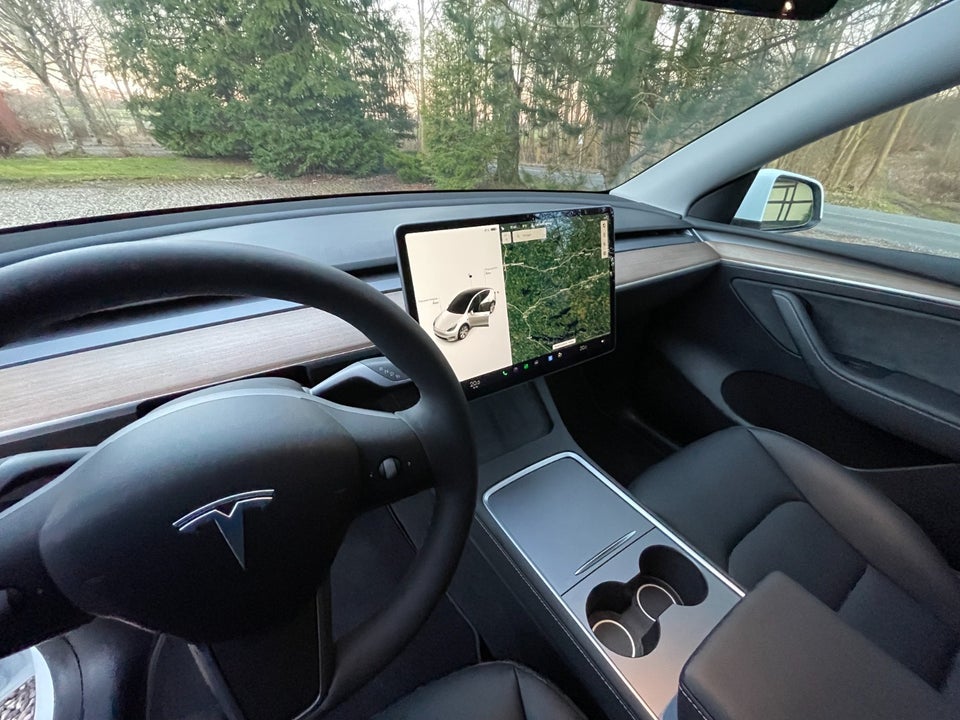 Tesla Model Y RWD 5d