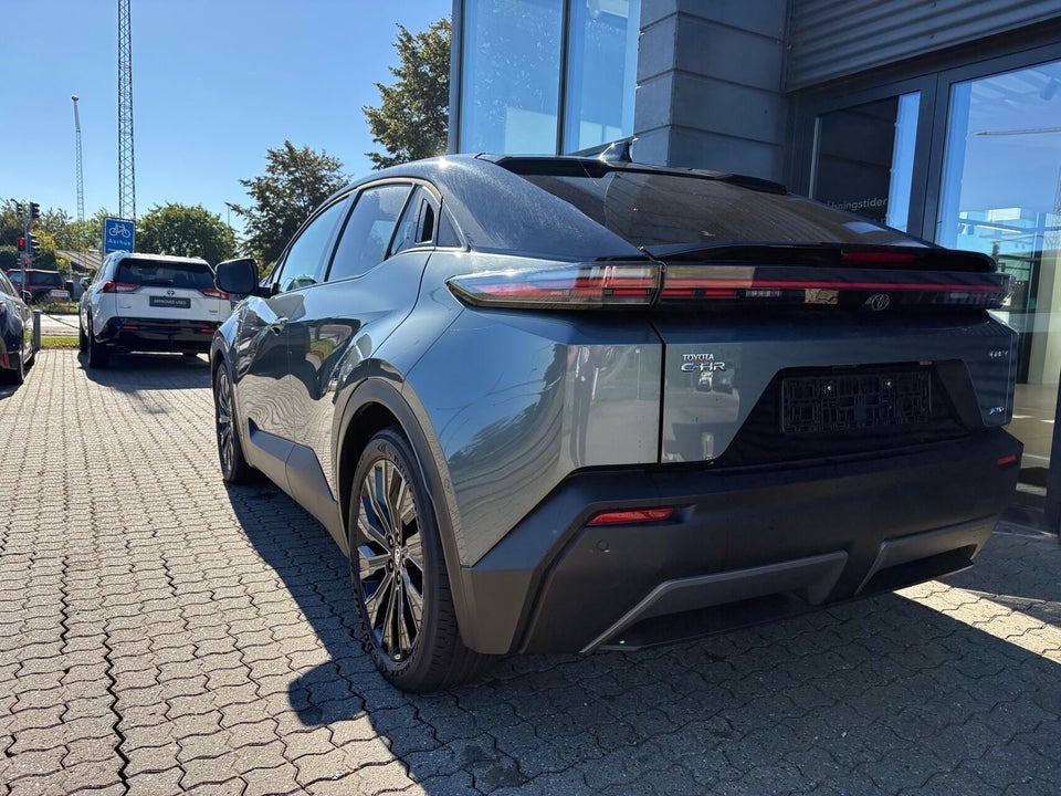 Toyota C-HR+ 77 Executive AWD 5d