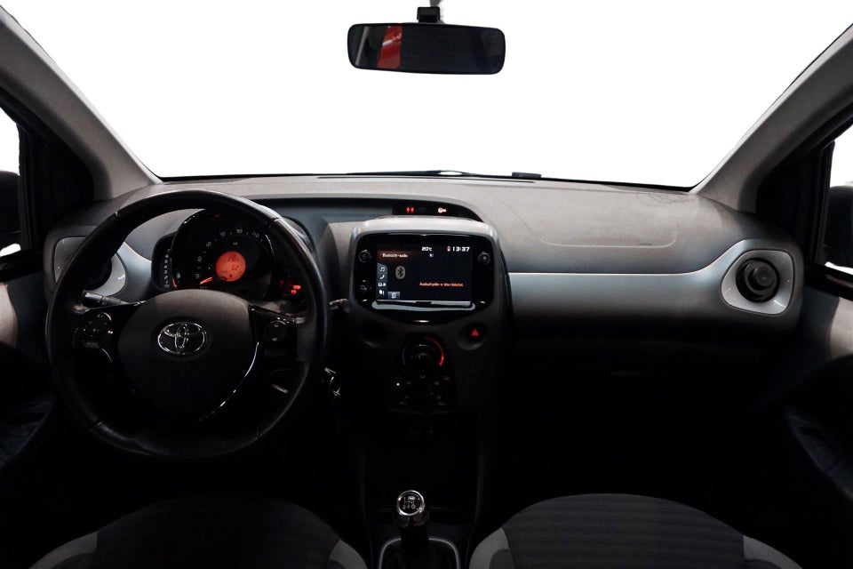 Toyota Aygo 1,0 VVT-i x-plore 5d