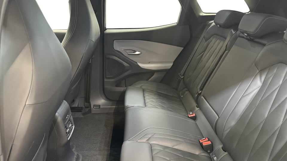 Ford Explorer 79 Premium Extended Range 5d