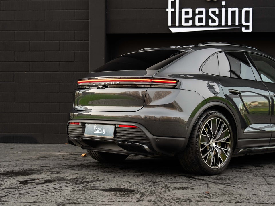Porsche Macan 4 5d