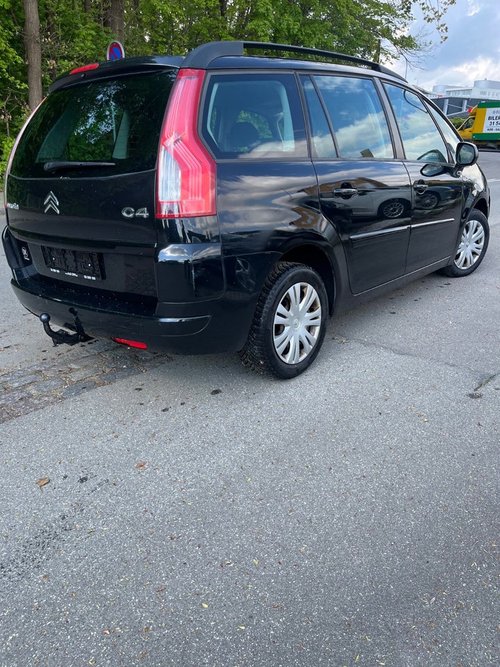 Citroën Grand C4 Picasso 1,8 16V Prestige 7prs 5d