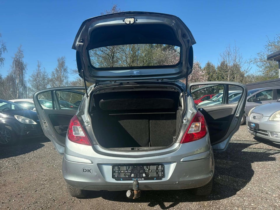 Opel Corsa 1,2 16V Cosmo 5d