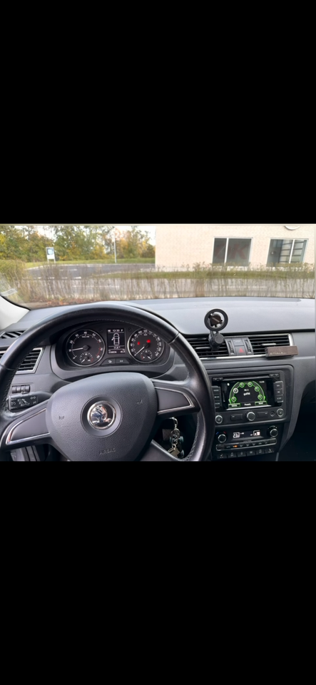 Skoda Rapid 1,4 TSi 122 Ambition DSG 5d