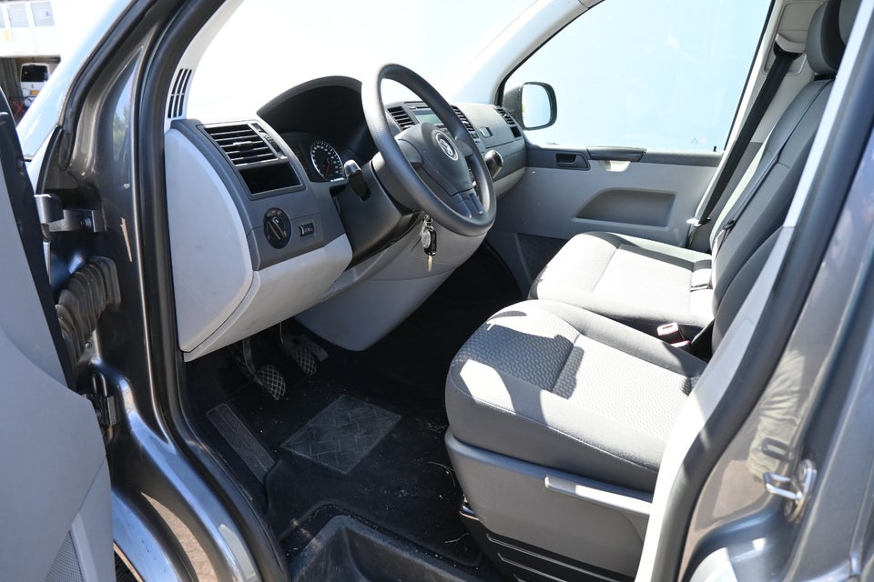 VW Caravelle 2,0 TSi 150 Trendline kort 4d