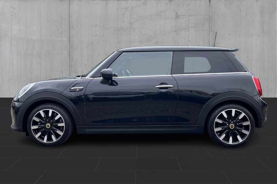 MINI Cooper SE Essential 3d