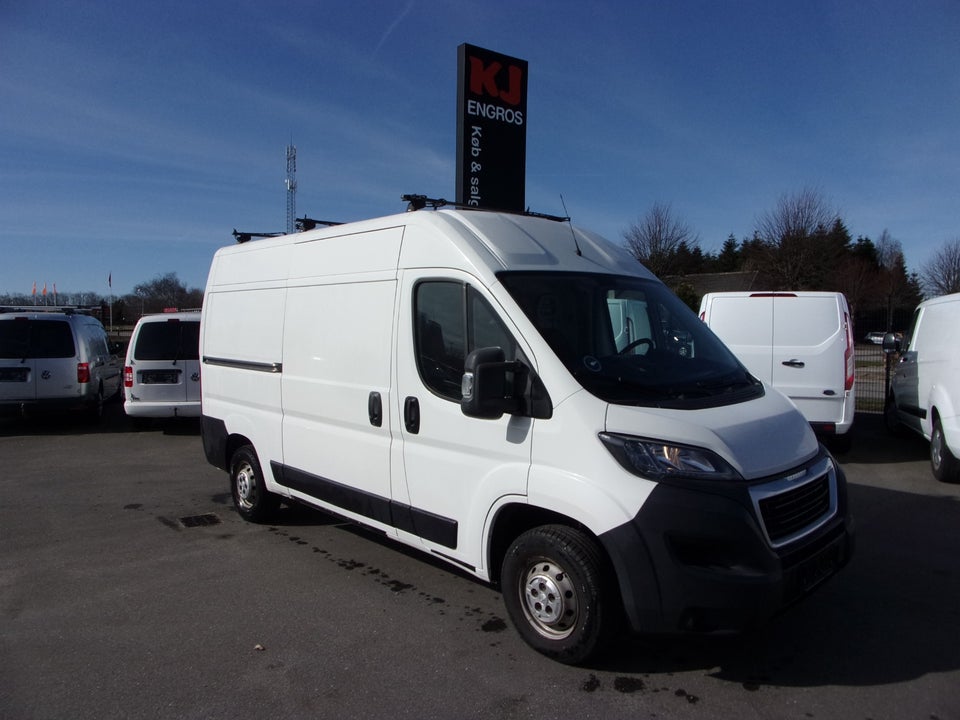 Peugeot Boxer 333 2,0 BlueHDi 130 L2H2 Premium