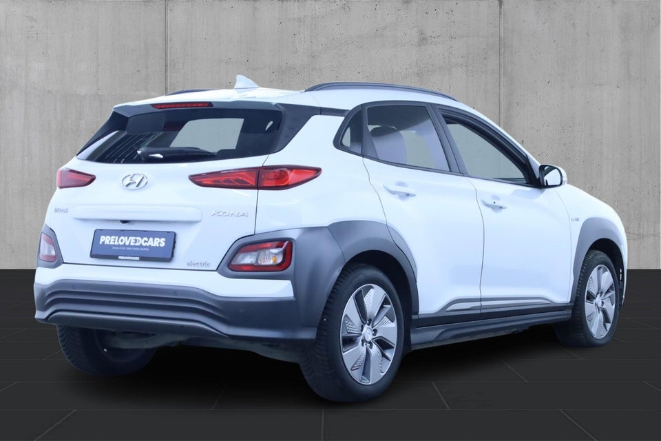 Hyundai Kona 64 EV Essential 5d