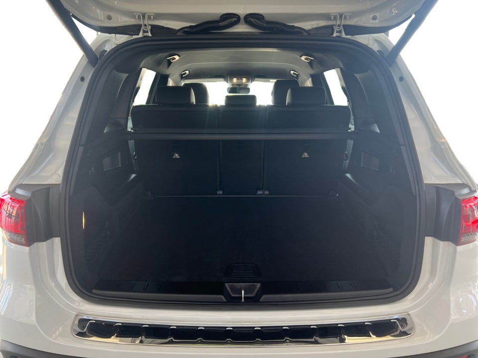 Mercedes EQB250 AMG Line 5d