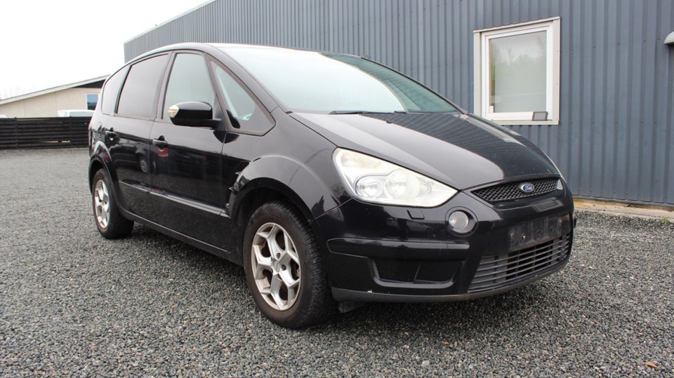 Ford S-MAX 2,0 Ambiente 5d