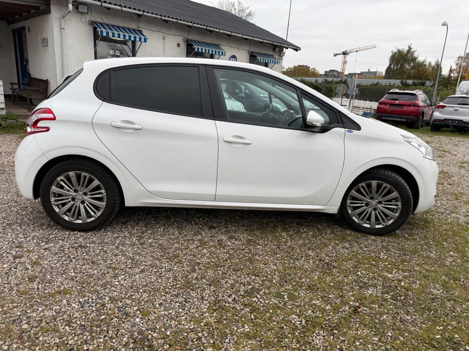 Peugeot 208 1,2 VTi Active 5d