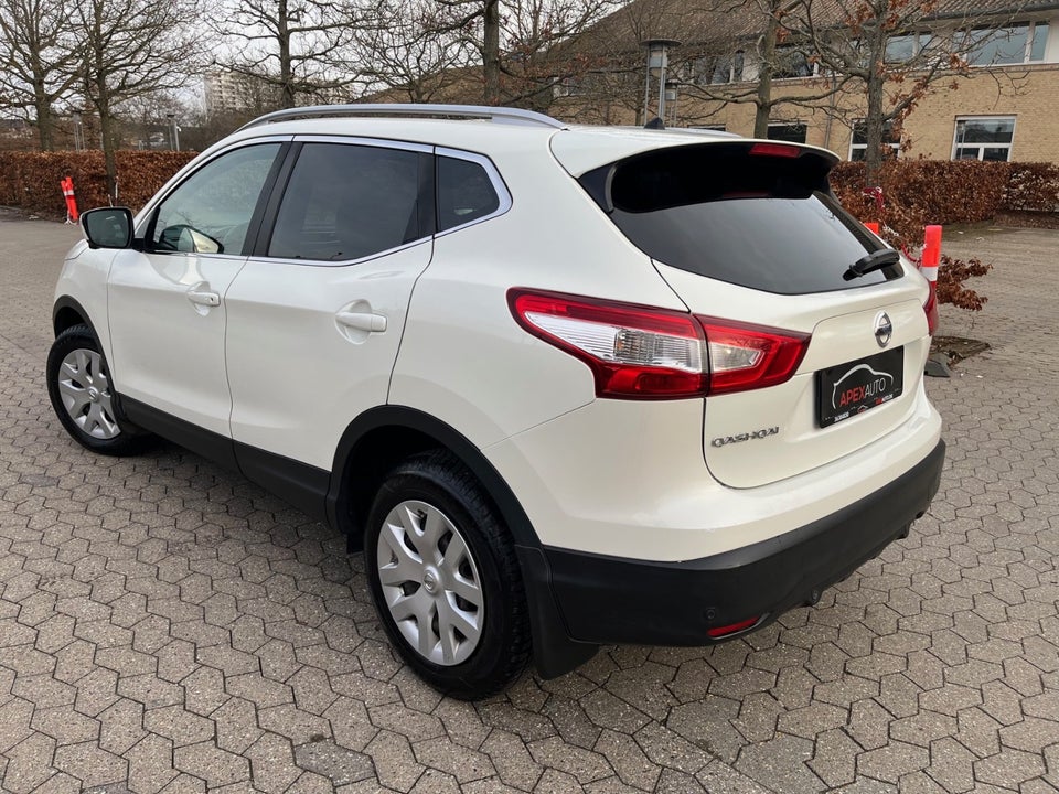 Nissan Qashqai 1,6 dCi 130 Tekna+ 5d