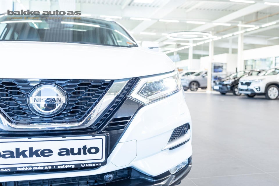 Nissan Qashqai 1,3 Dig-T 160 Tekna 5d