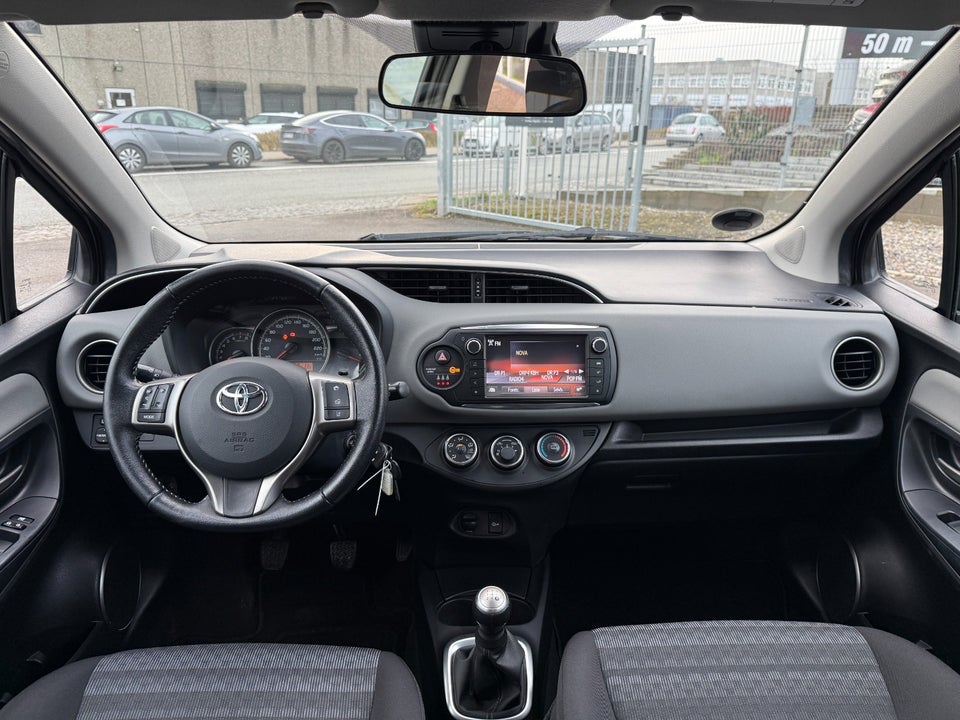 Toyota Yaris 1,0 VVT-i T2 Komfort 5d