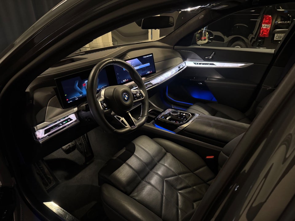 BMW i7 xDrive60 M-Sport 4d